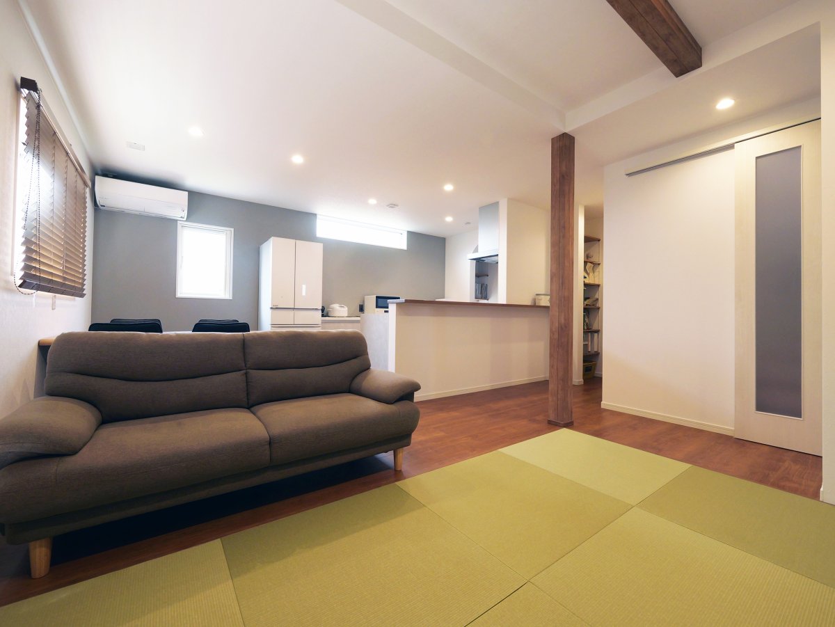 こだわりの畳スペースと回遊動線で暮らしやすいマイホーム