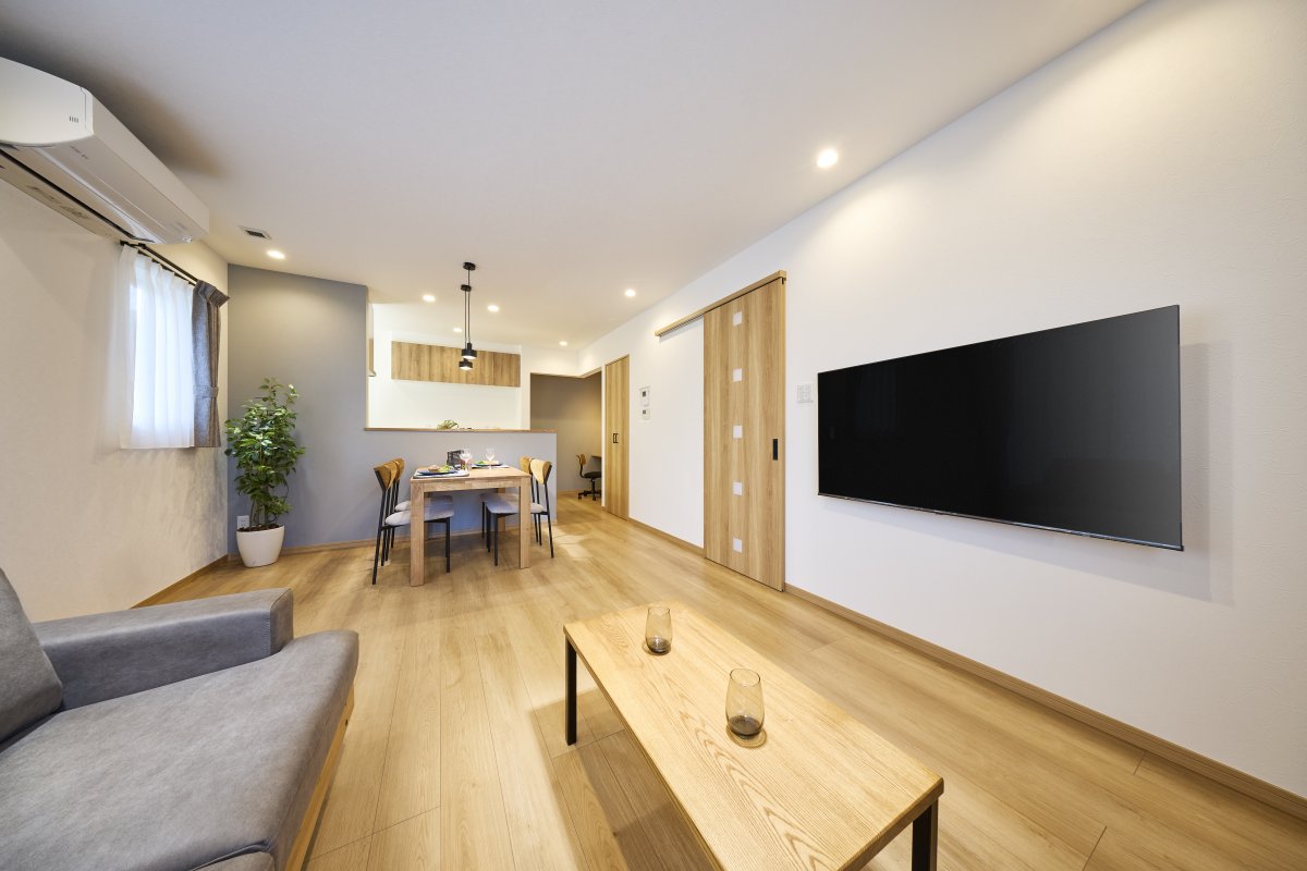 暮らしを愉しむワークスペースがある、スタイリッシュモダンな家