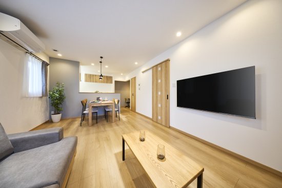 暮らしを愉しむワークスペースがある、スタイリッシュモダンな家